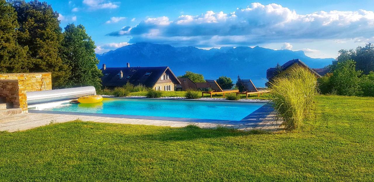 Montreux Holiday Home Exterior photo